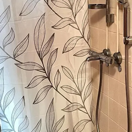 Omakotitalo 100m2, 3 Makuuhuonetta 아파트 *